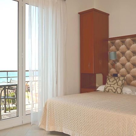 Hotel Noris Finale Ligure Exterior foto