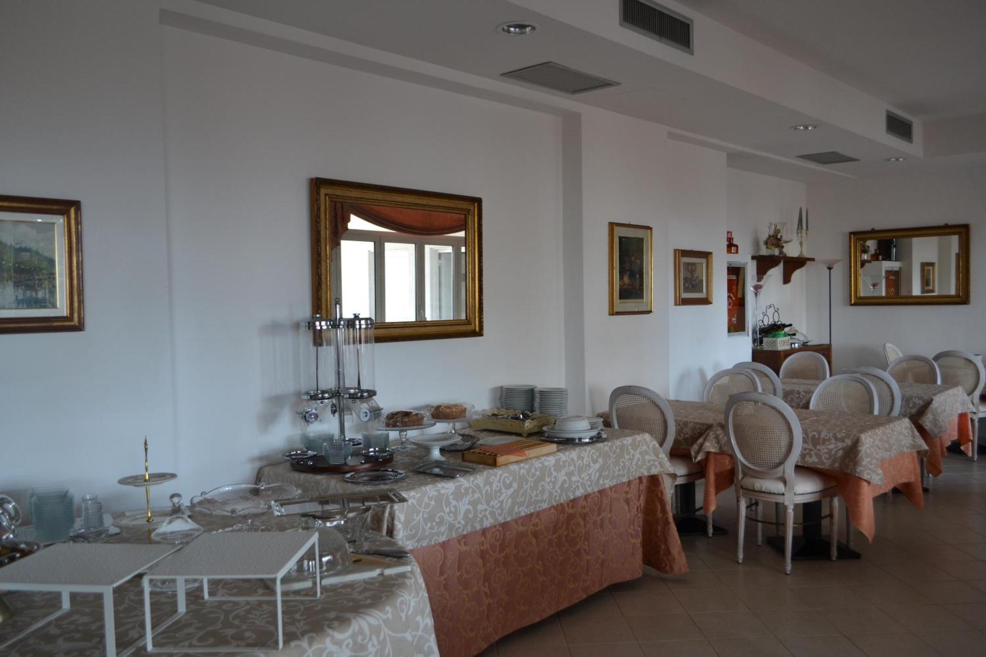 Hotel Noris Finale Ligure Exterior foto