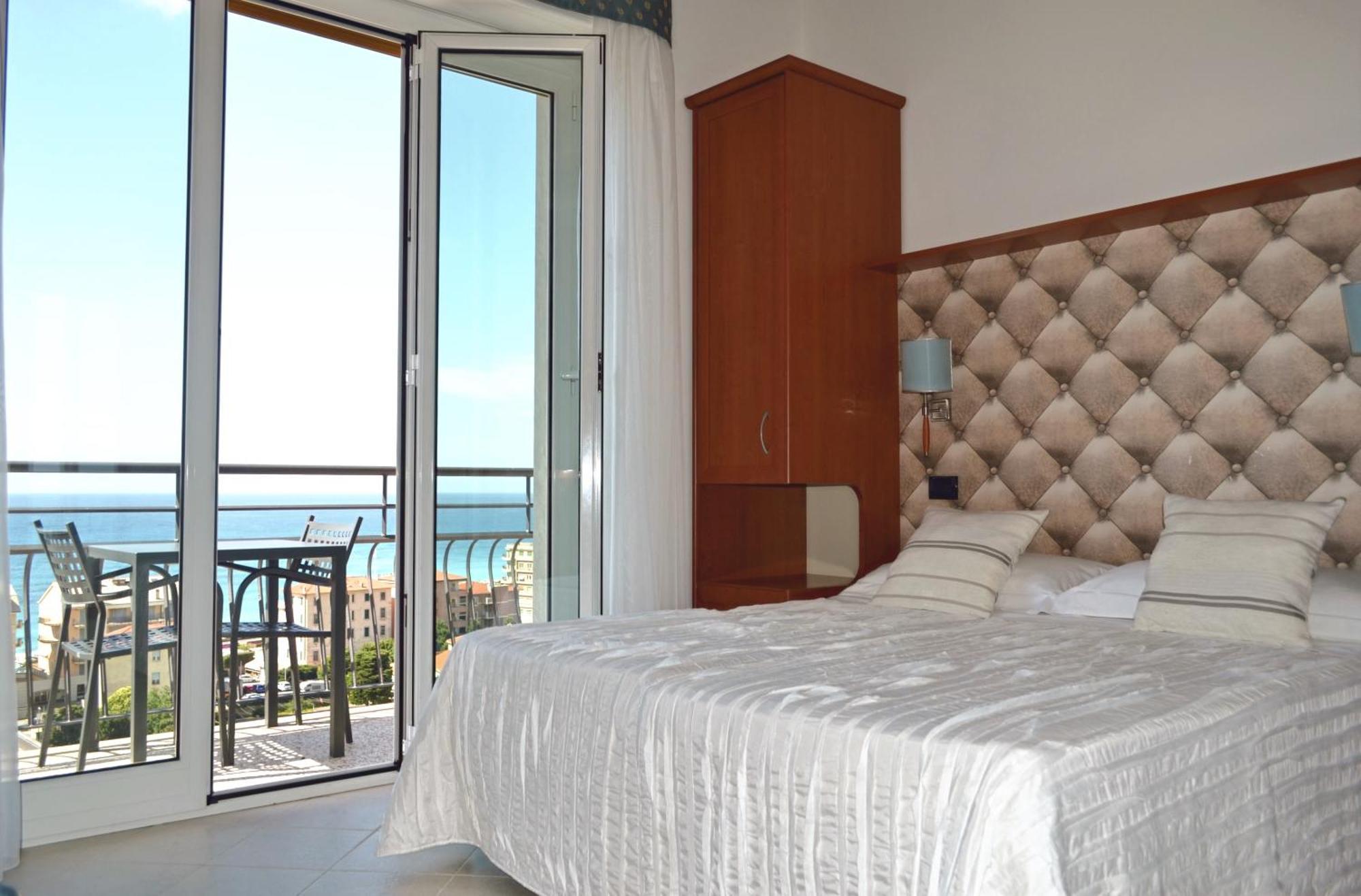 Hotel Noris Finale Ligure Exterior foto