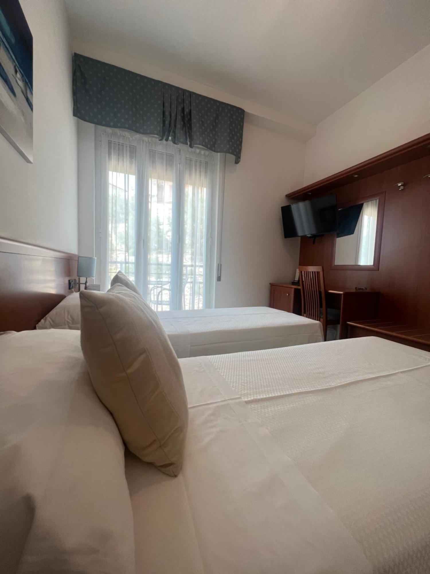 Hotel Noris Finale Ligure Exterior foto