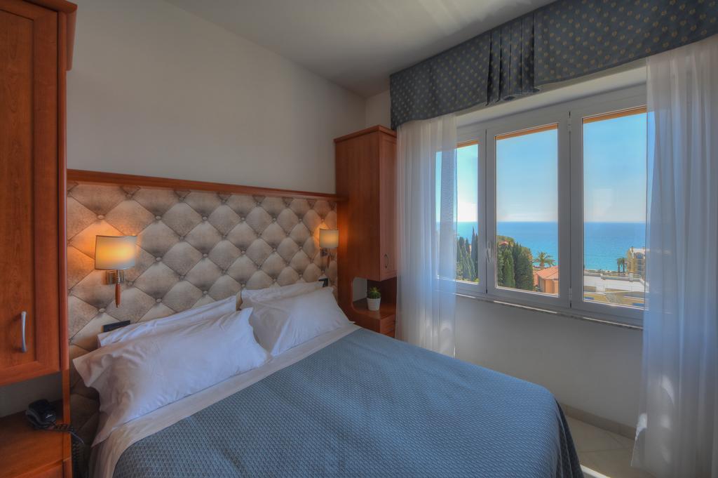Hotel Noris Finale Ligure Exterior foto