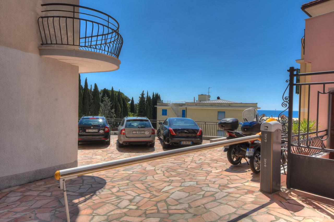 Hotel Noris Finale Ligure Exterior foto